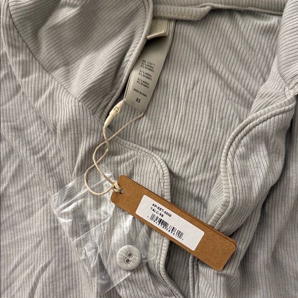 Skims Soft Lounge Sleep Set Women's Sage Green Pajama Set - Picture 4 of 6